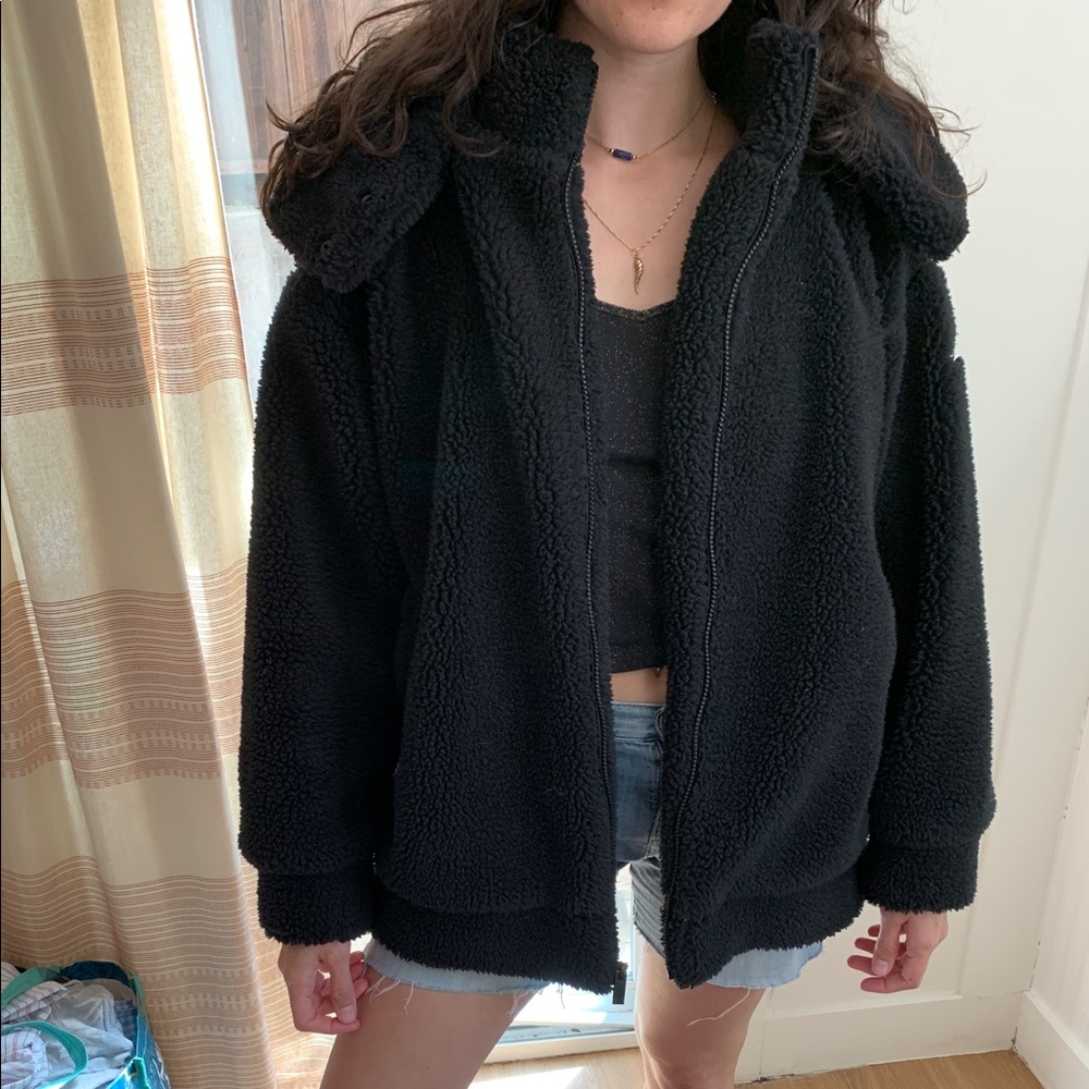Alo Yoga Oversized Teddy Coat